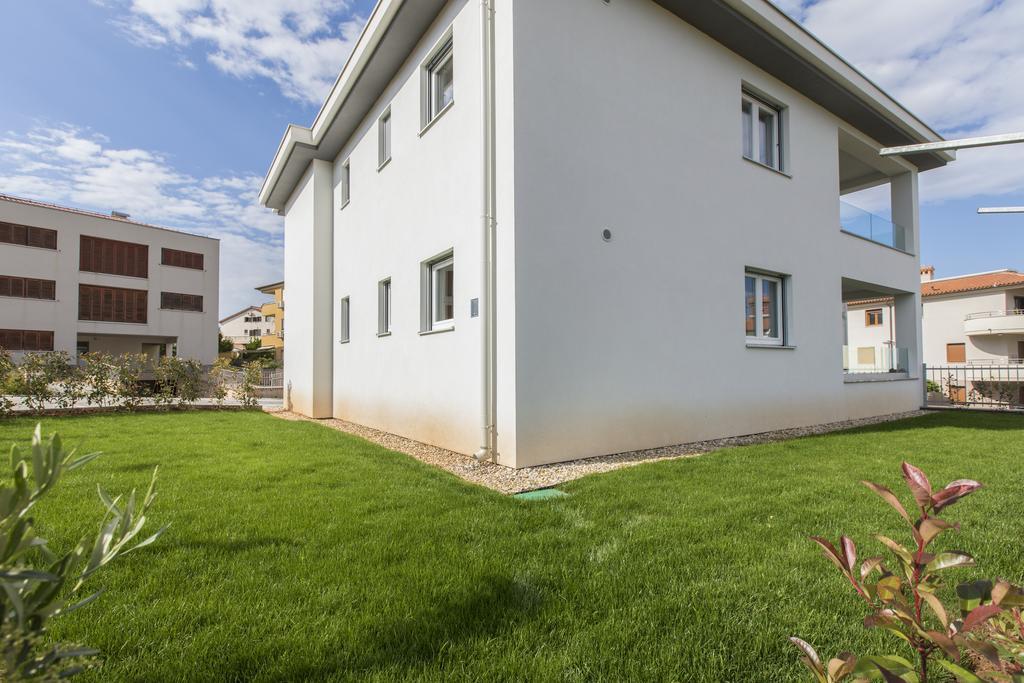 Apartments Lapis Premantura Exterior photo