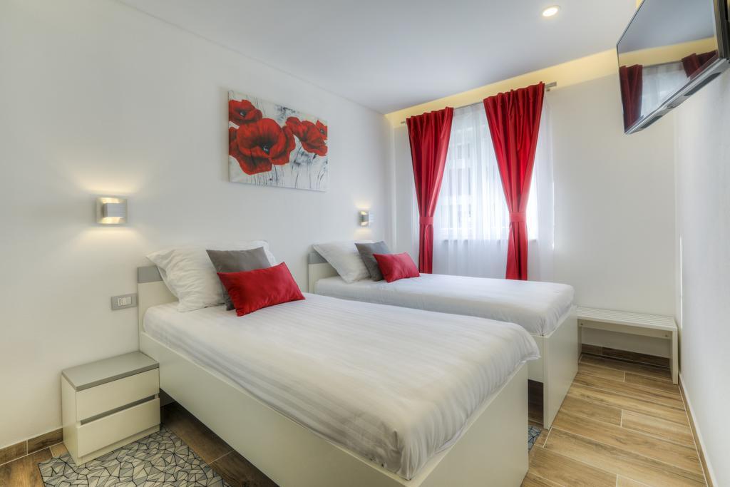 Apartments Lapis Premantura Exterior photo