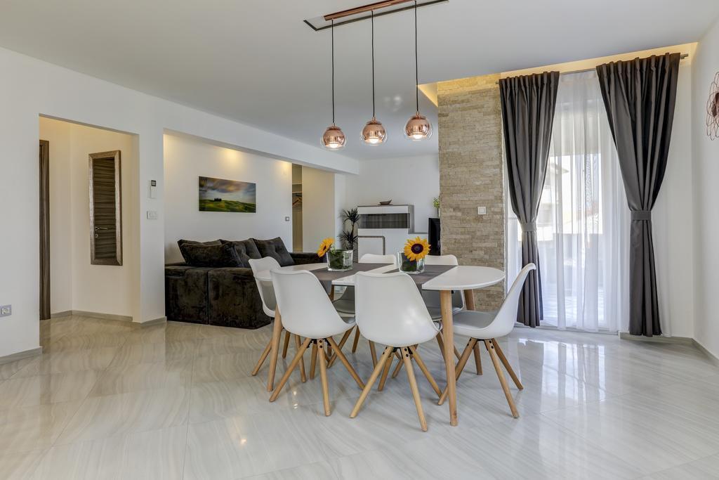 Apartments Lapis Premantura Exterior photo